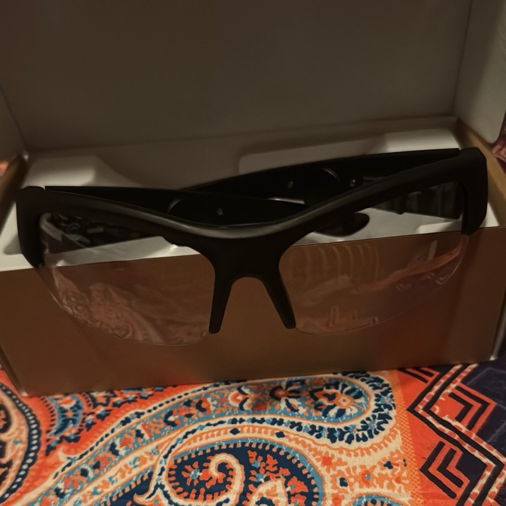 Smart Sunglasses - Picture 2 of 5